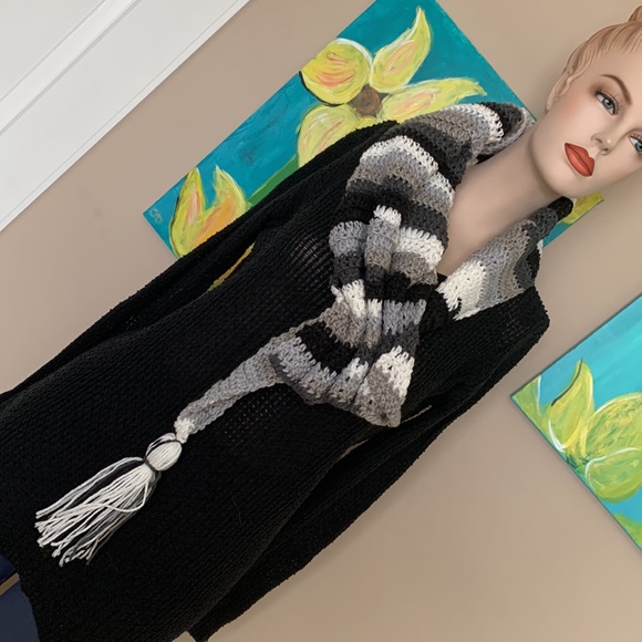 Womens crochet scarf - Picture 3 of 8